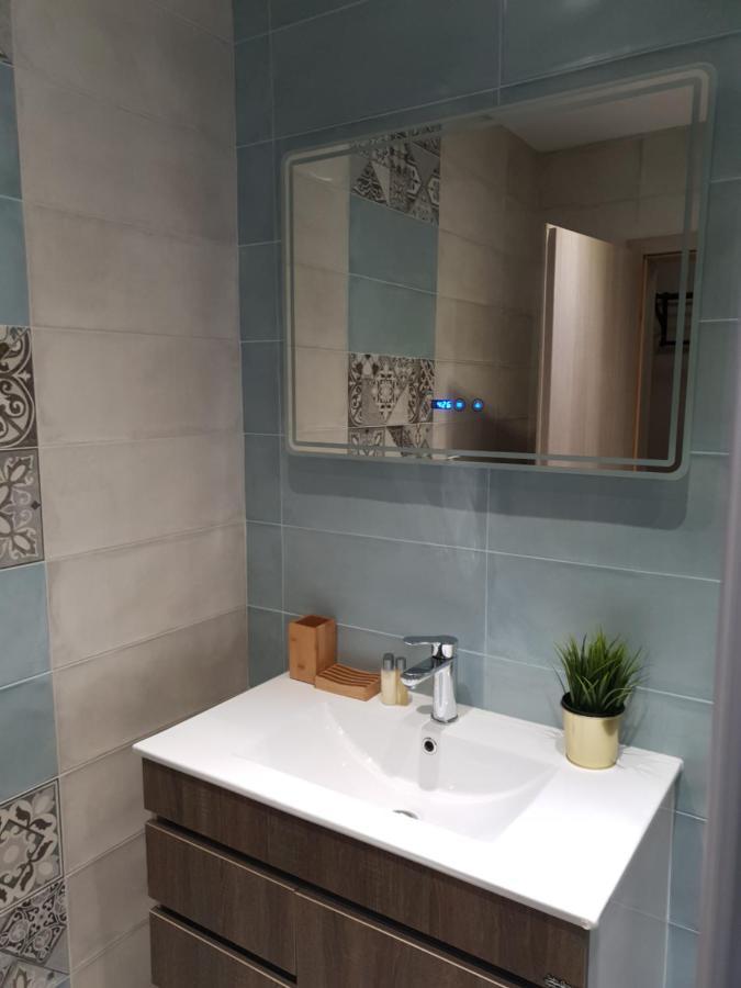 Bright And Newly Refurbished Apartment Near Center Sófia Exterior foto
